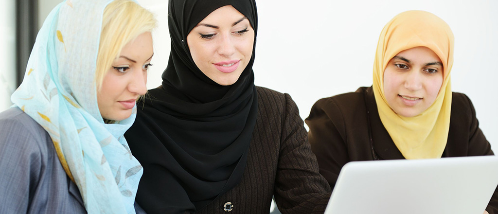 muslim-women-technology